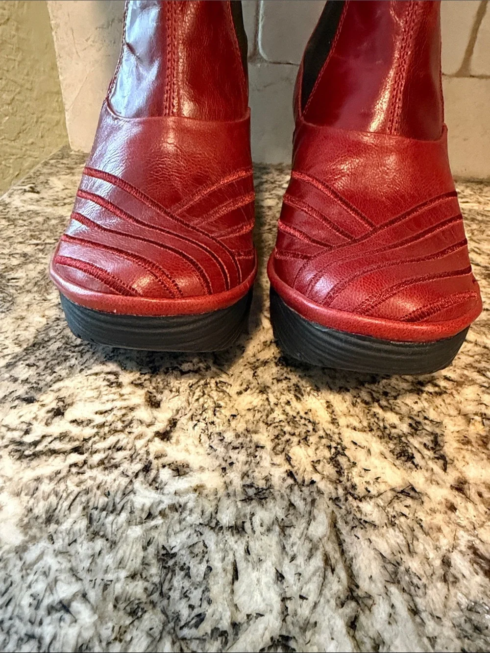 Fly London Yave leather Wedge Chelsea Boot size 36